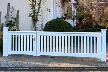 Asymmetrisches Gartentor OHLAND - Weiße Holztore für die schmale Einfahrt - Zubehör komplett aus V2A-Edelstahl.
