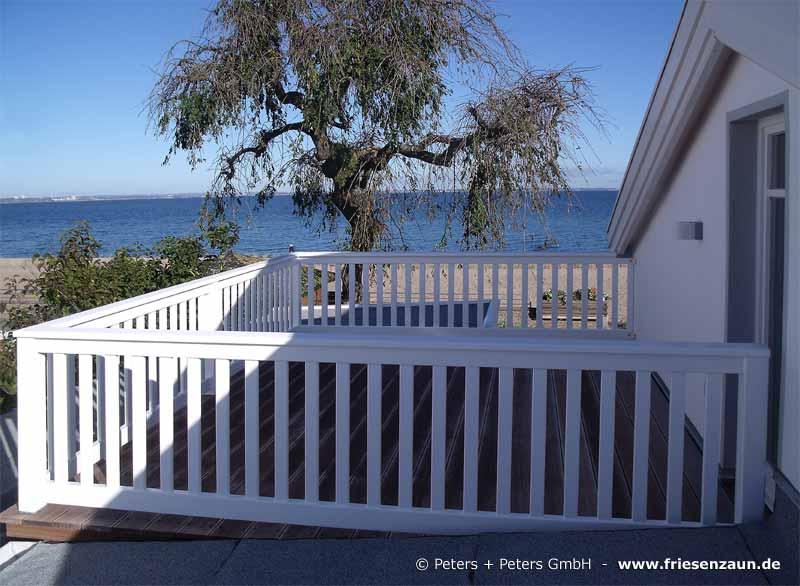 Balkongeländer - Terrassengeländer - Holzgeländer wetterfest auch in salzhaltiger Seeluft.