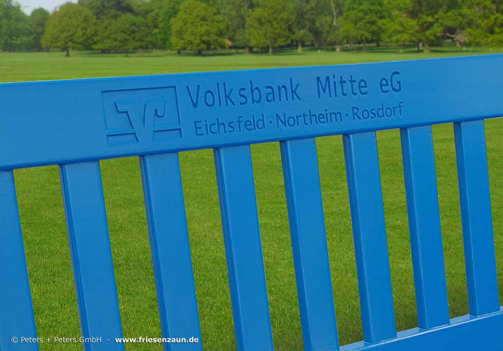 4er Gartenbank Windsor -  Gesamtbreite 240 cm - Sitzbreite 226 cm. Lieferbar in weiß oder in jedem anderen RAL-Farbton.