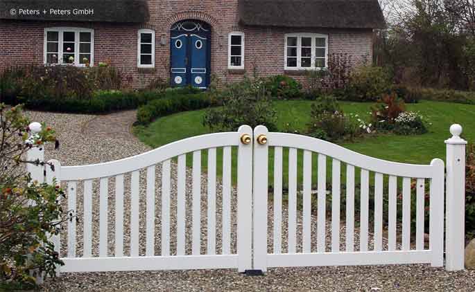 Gartentor BERGSTEDT - Weiße Holztore nach Maß gefertigt - Gartentore in mehr als 200 RAL-Farben.