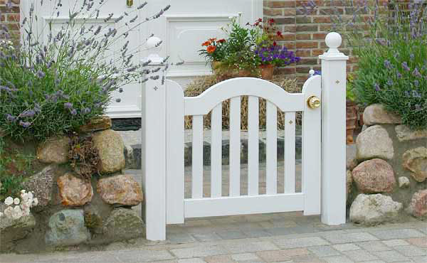 Gartentor BERGSTEDT - Weiße Holztore nach Maß gefertigt - Gartentore in mehr als 200 RAL-Farben.