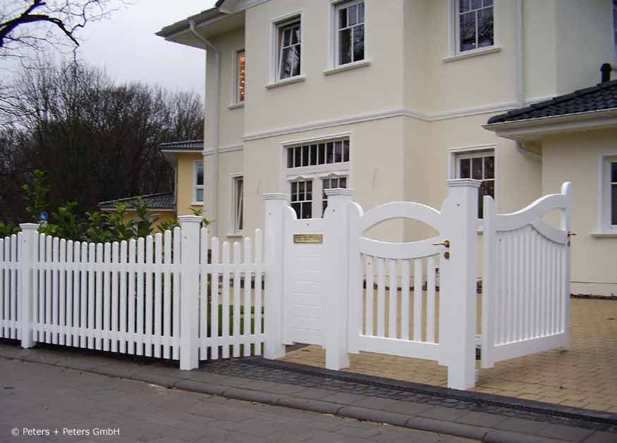 Gartentor BERGSTEDT - Weiße Holztore nach Maß gefertigt - Gartentore in mehr als 200 RAL-Farben.
