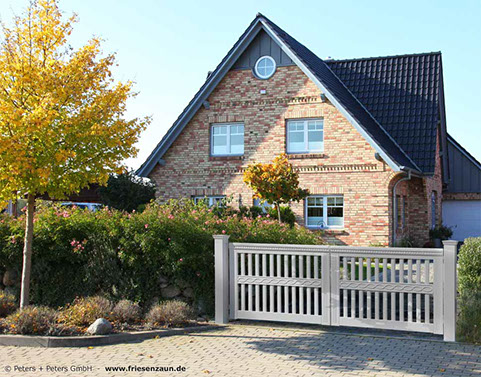 Gartentor BERGSTEDT - Weiße Holztore nach Maß gefertigt - Gartentore in mehr als 200 RAL-Farben.