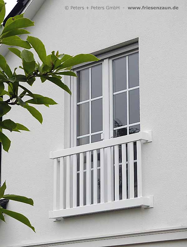 Fransöscher Balkon - Fransösches Balkongeländer - Hartholz weiß - Maßanfertigung - 25 Jahre Garantie.