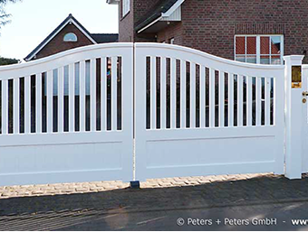 Individuelle Gartentor - Holztore aus wertvollem Hartholz - Qualität mit 25 Jahren Garantie.