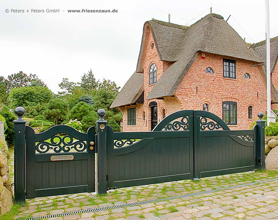 Gartentor BERGSTEDT - Weiße Holztore nach Maß gefertigt - Gartentore in mehr als 200 RAL-Farben.