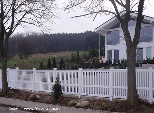 Original Sylter Friesenzaun - Weißer Gartenzaun aus wertvollem ODUM IROKO Hartholz - Anfertigung nach Maß von Peters + Peters