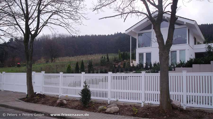 Original Sylter Friesenzaun - Weißer Gartenzaun aus wertvollem ODUM IROKO Hartholz - Anfertigung nach Maß von Peters + Peters