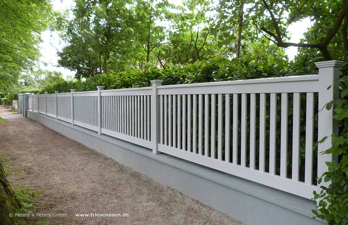 Original Sylter Friesenzaun - Weißer Gartenzaun aus wertvollem ODUM IROKO Hartholz - Anfertigung nach Maß von Peters + Peters