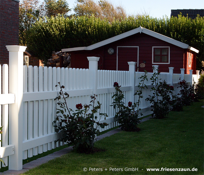 Original Sylter Friesenzaun - Weißer Gartenzaun aus wertvollem ODUM IROKO Hartholz - Anfertigung nach Maß von Peters + Peters