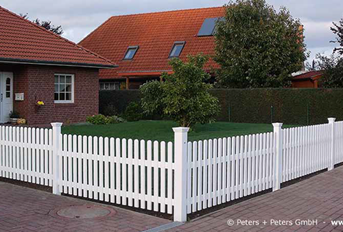 Original Sylter Friesenzaun - Weißer Gartenzaun aus wertvollem ODUM IROKO Hartholz - Anfertigung nach Maß von Peters + Peters