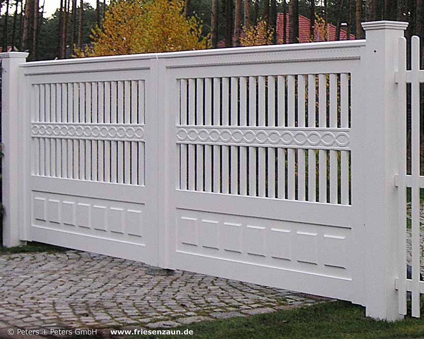 Sichtschutztor Brixham  - Weiße Holztore nach Maß gefertigt - Gartentore in mehr als 200 RAL-Farben.