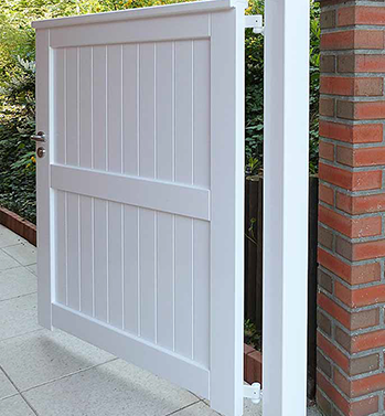 Individuelle Gartentor - Holztore aus wertvollem Hartholz - Qualität mit 25 Jahren Garantie.