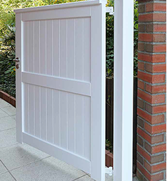 Individuelle Gartentor - Holztore aus wertvollem Hartholz - Qualität mit 25 Jahren Garantie.