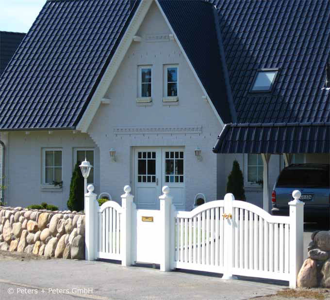 Gartentor BERGSTEDT - Weiße Holztore nach Maß gefertigt - Gartentore in mehr als 200 RAL-Farben.