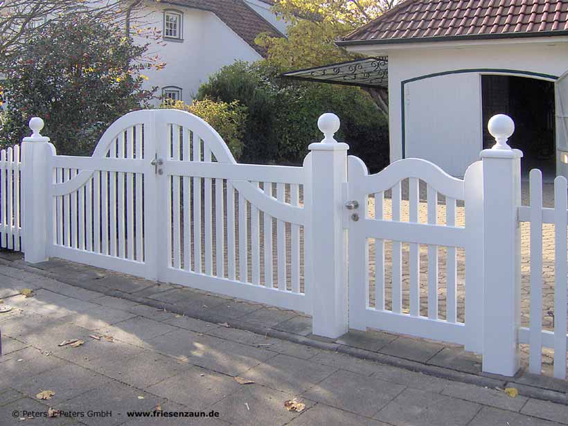 Gartentor BERGSTEDT - Weiße Holztore nach Maß gefertigt - Gartentore in mehr als 200 RAL-Farben.