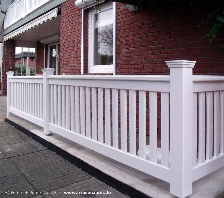 Treppengeländer - Hartholz weiß mit Pfosten 14 x 14 cm - Abdeckung Klassik.