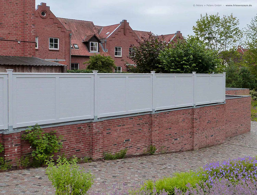 Terrassenzaun - Terrassengeländer weiß lackiert - Premium Tischlerqualität direkt vom Hersteller.