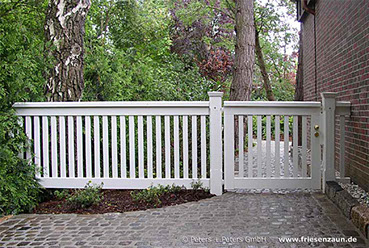 Gartentor OHLAND - Weiße Gartentore im Sylter Friesenstil.