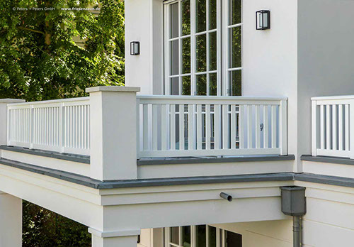 Terrassenzaun - Terrassengeländer weiß lackiert - Premium Tischlerqualität direkt vom Hersteller.