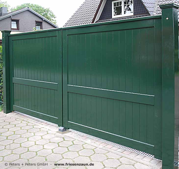 Sichtschutztore nach Maß - Individuelles Gartentor - Höhe 220 cm - Breite 420 cm - grün lackiertes Hartholz - 25 Jahre Garantie.