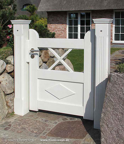 Individuelle Gartentor - Holztore aus wertvollem Hartholz - Qualität mit 25 Jahren Garantie.