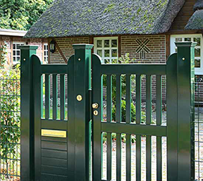 Individuelle Gartentor - Holztore aus wertvollem Hartholz - Qualität mit 25 Jahren Garantie.