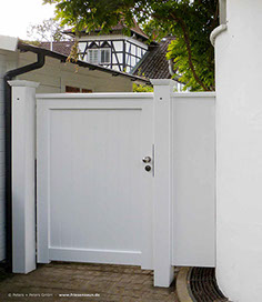 Gartentor OHLAND mit blickdichter Füllung - Anspruchsvolle Holztore nach Maß gefertigt. Die Gartentore können nach Kundenwunsch gestaltet werden