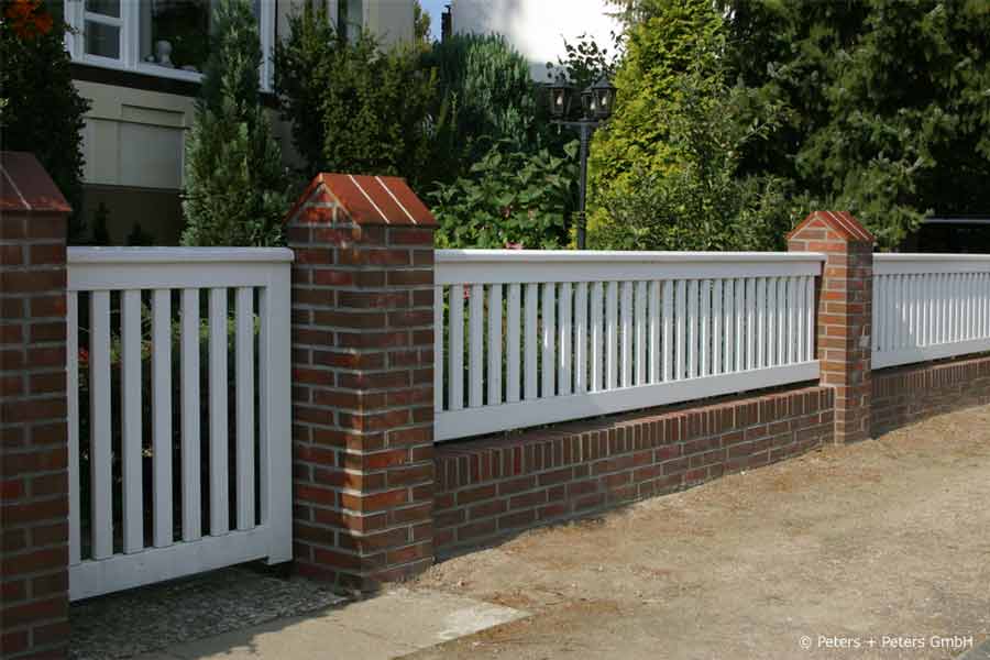 Original Sylter Friesenzaun - Weißer Gartenzaun aus wertvollem ODUM IROKO Hartholz - Anfertigung nach Maß von Peters + Peters