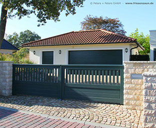 Individuelle Gartentor - Holztore aus wertvollem Hartholz - Qualität mit 25 Jahren Garantie.