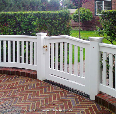 Individuelle Gartentor - Holztore aus wertvollem Hartholz - Qualität mit 25 Jahren Garantie.