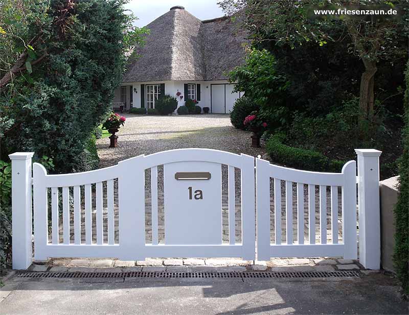 Sylter Gartentor KORTENLAND - Das geschwungene Gartentor mit der asymmetrischen Aufteilung für die schmale Auffahrt