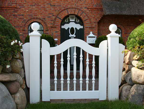 Individuelle Gartentor - Holztore aus wertvollem Hartholz - Qualität mit 25 Jahren Garantie.