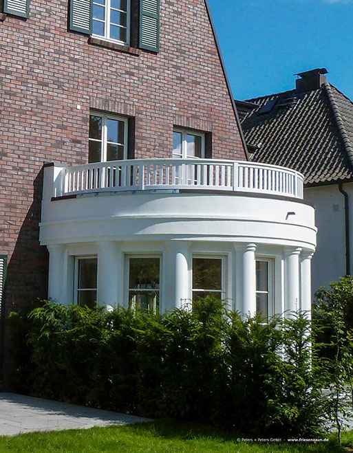 Terrassenzaun - Terrassengeländer weiß lackiert - Premium Tischlerqualität direkt vom Hersteller.