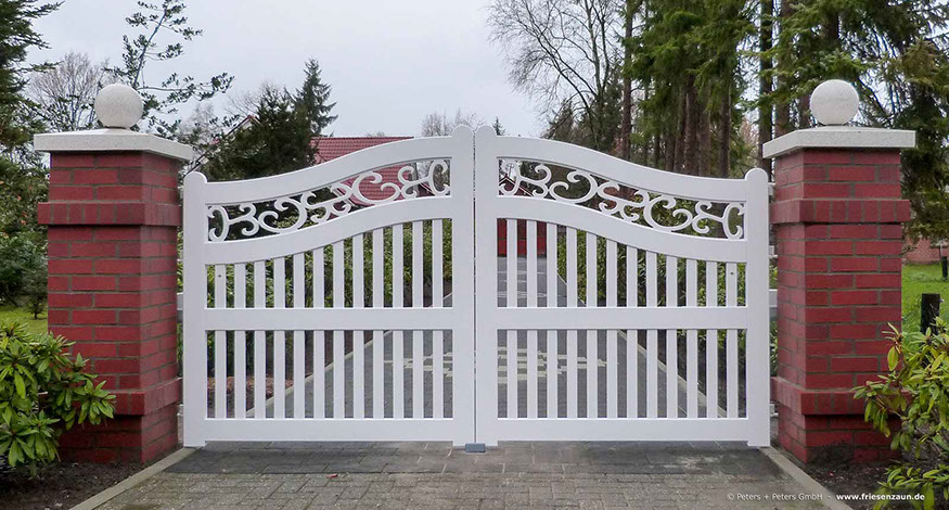 Individuelle Gartentor - Holztore aus wertvollem Hartholz - Qualität mit 25 Jahren Garantie.