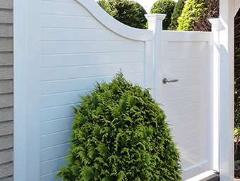 Individuelle Gartentor - Holztore aus wertvollem Hartholz - Qualität mit 25 Jahren Garantie.