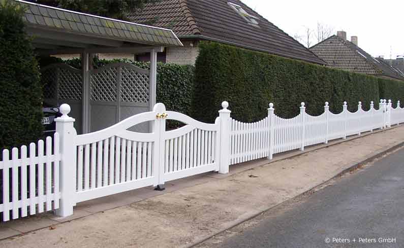 Gartentor BERGSTEDT - Weiße Holztore nach Maß gefertigt - Gartentore in mehr als 200 RAL-Farben.