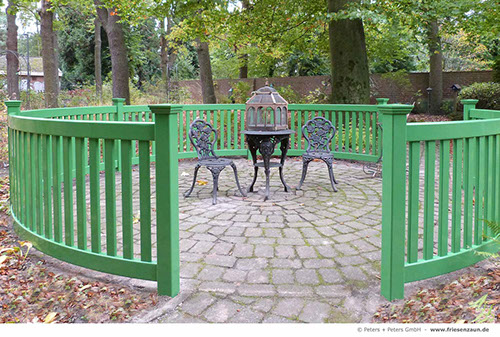 Original Sylter Friesenzaun - Weißer Gartenzaun aus wertvollem ODUM IROKO Hartholz - Anfertigung nach Maß von Peters + Peters