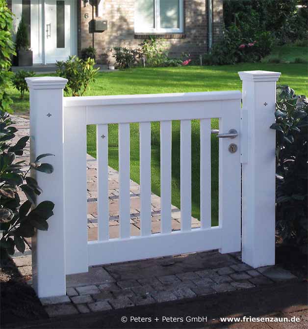 Ein schöner Anblick - Gartenpforte OHLAND - Zubehör aus Edelstahl - Holztore mit 25 Jahren Garantie
