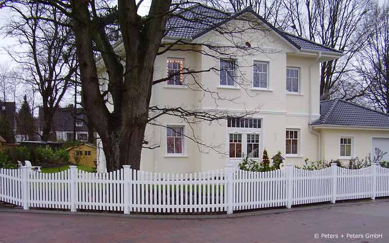 Original Sylter Friesenzaun - Weißer Gartenzaun aus wertvollem ODUM IROKO Hartholz - Anfertigung nach Maß von Peters + Peters